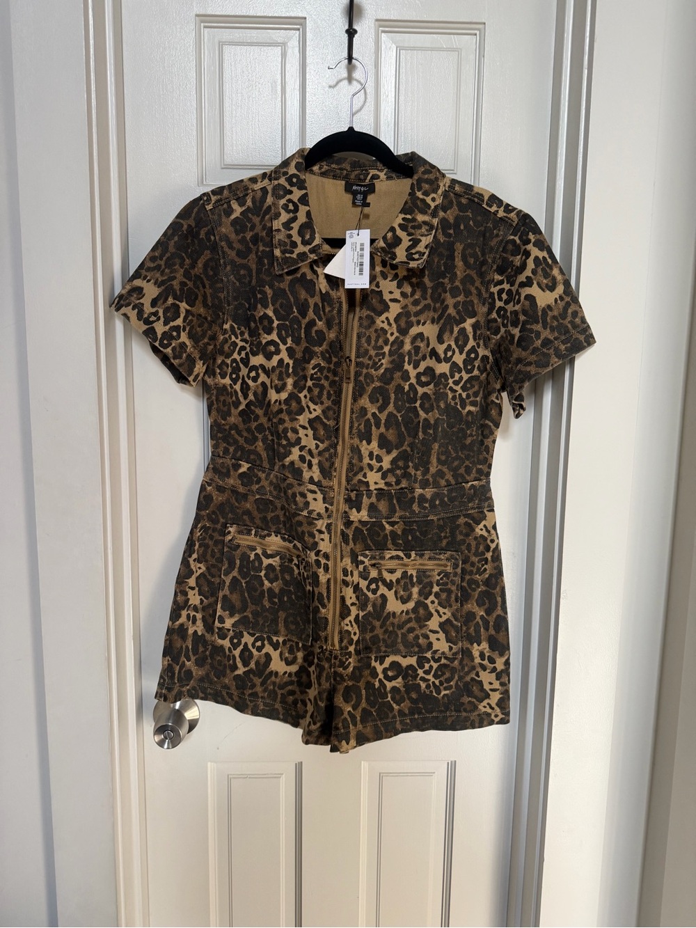 NWT NastyGal leopard Print Short Sleeve Romper